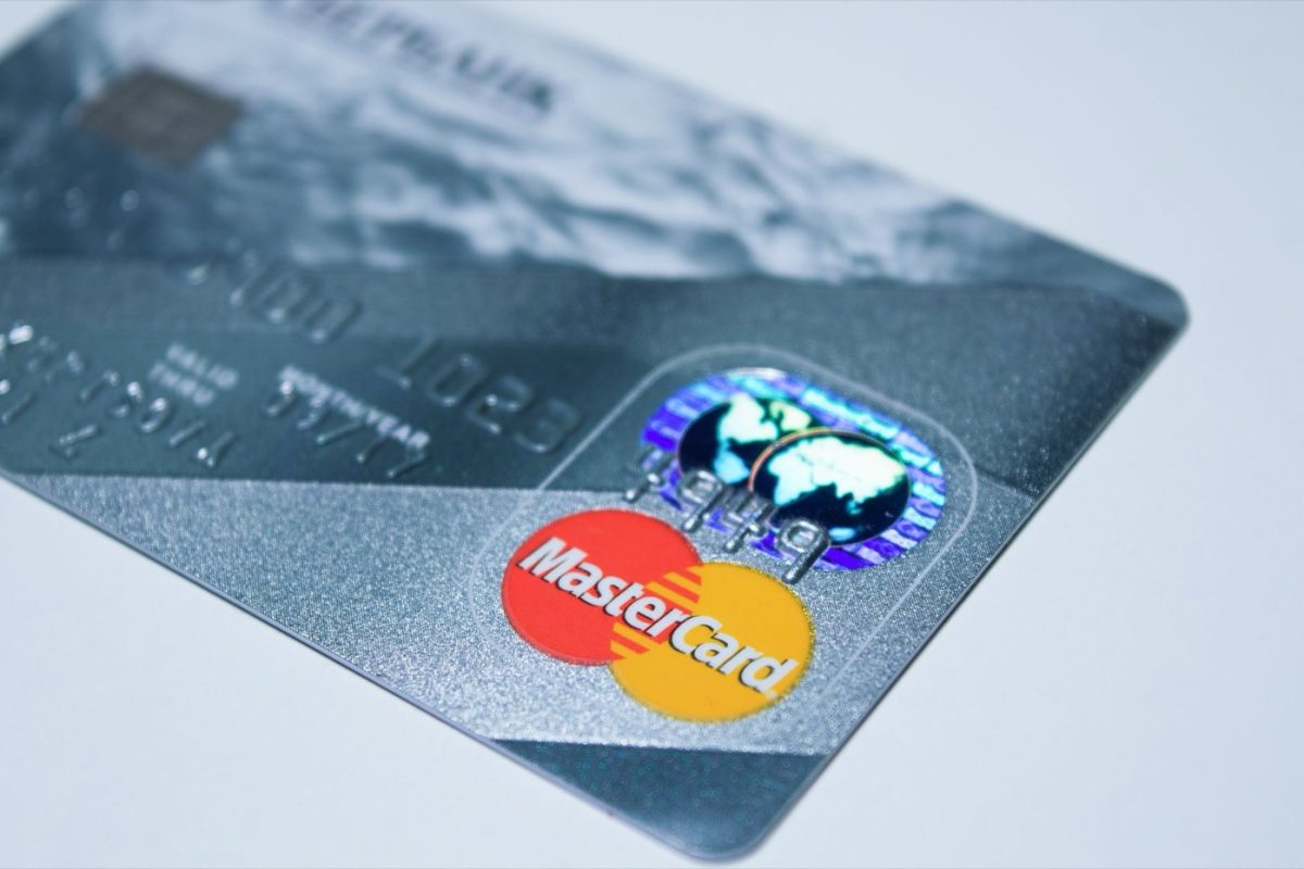 Cartes bancaires sans frais pour voyageurs : guide comparatif