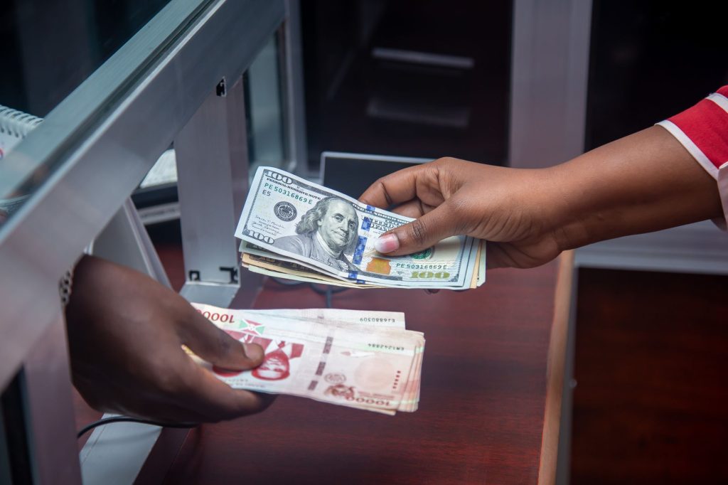 Protéger vos droits lors de la souscription à des services financiers à distance