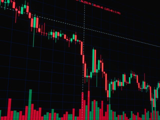 Chute des prix du pétrole : un effet domino sur la Bourse de Paris ?