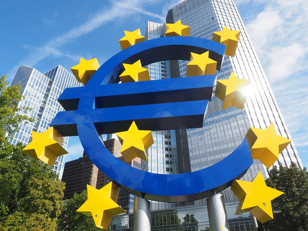 Impact de la hausse des taux directeurs de la BCE sur le coût des crédits